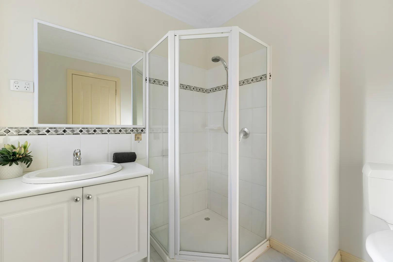 Additional image 9 of 4/16 Station Street, Ferntree Gully VIC 3156