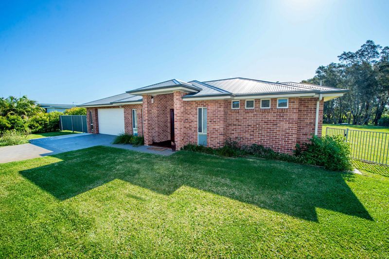 36 Reflections Drive, One Mile NSW 2316, Image 1