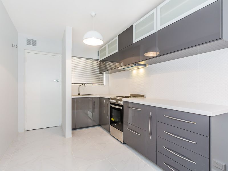 2 bedrooms Apartment / Unit / Flat in 2/45 Probert Road THORNLIE WA, 6108