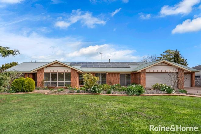 Picture of 1 Wimera Close, ROMSEY VIC 3434