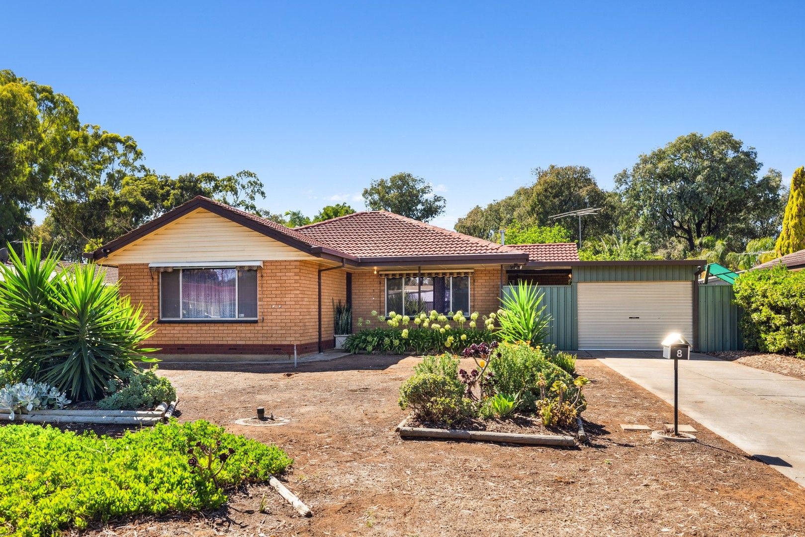 3 bedrooms House in 8 Shorthorn Crescent SALISBURY NORTH SA, 5108