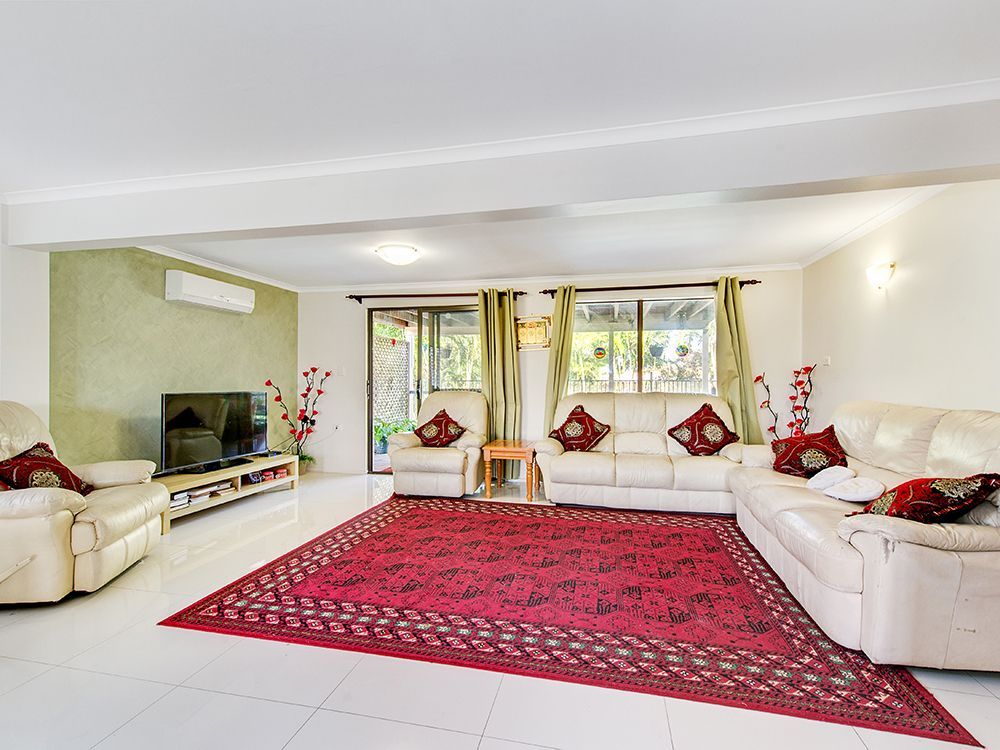 8 Willoughby Crescent, Springwood QLD 4127, Image 2