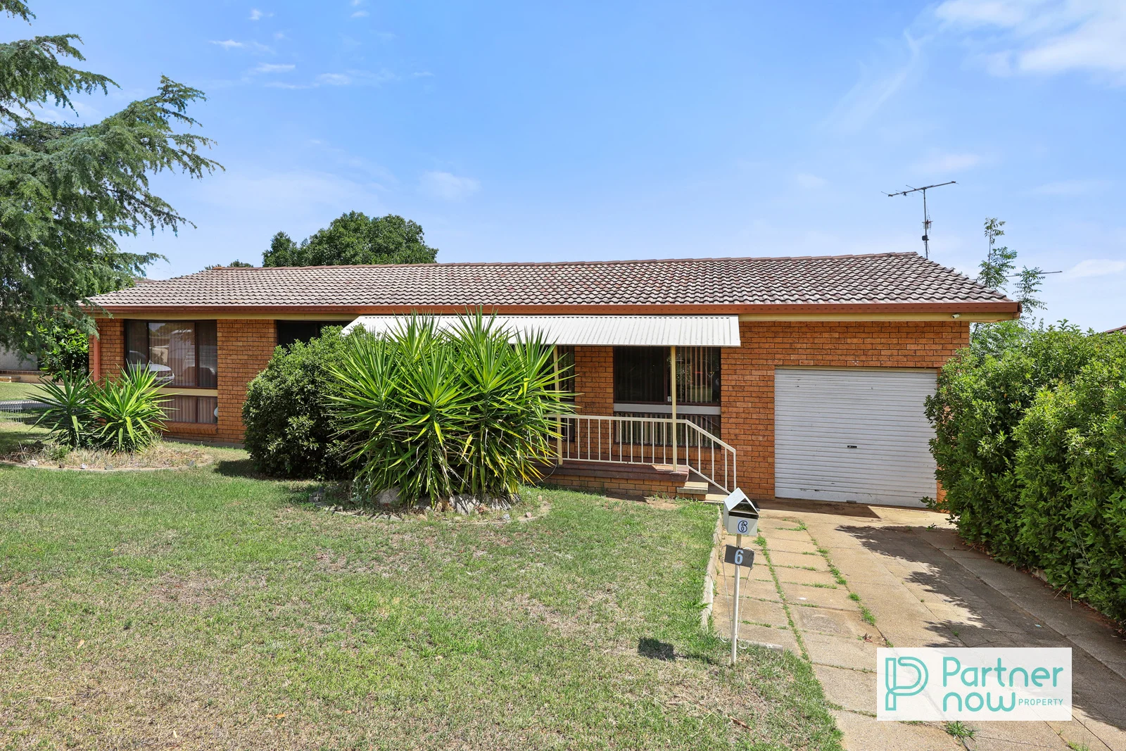 6 Dandaloo Street, Tamworth NSW 2340