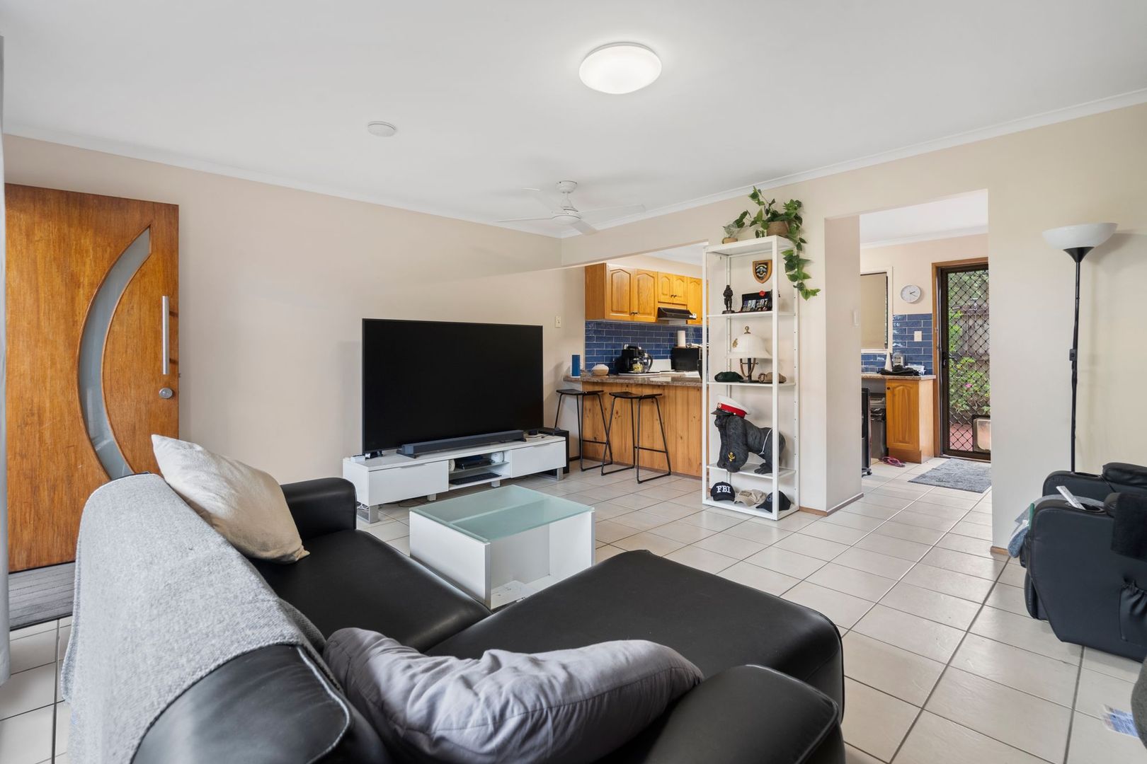 3/16 Old Chatswood, Daisy Hill QLD 4127, Image 2