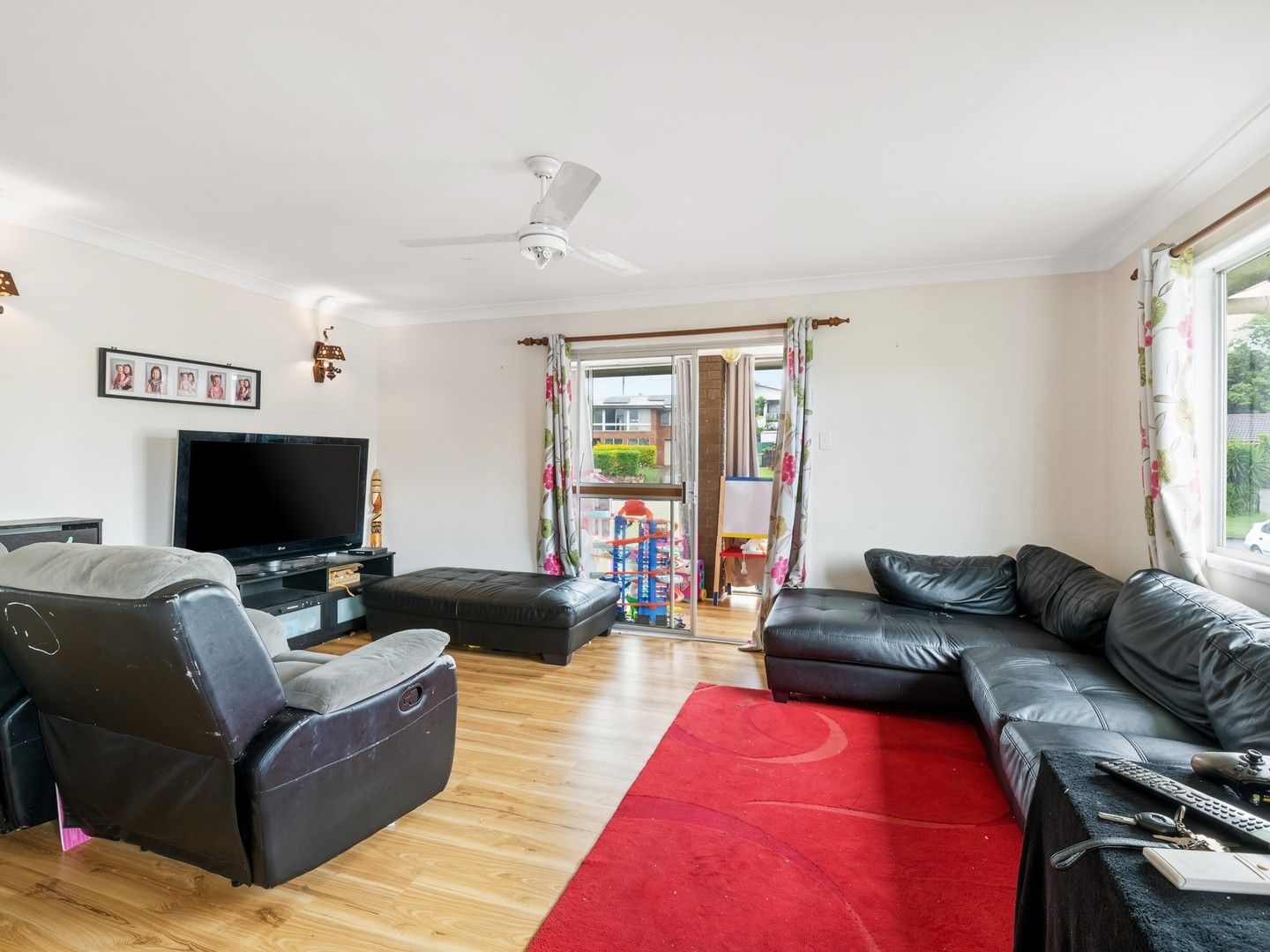 3 bedrooms House in 16 Bryant Court SILKSTONE QLD, 4304