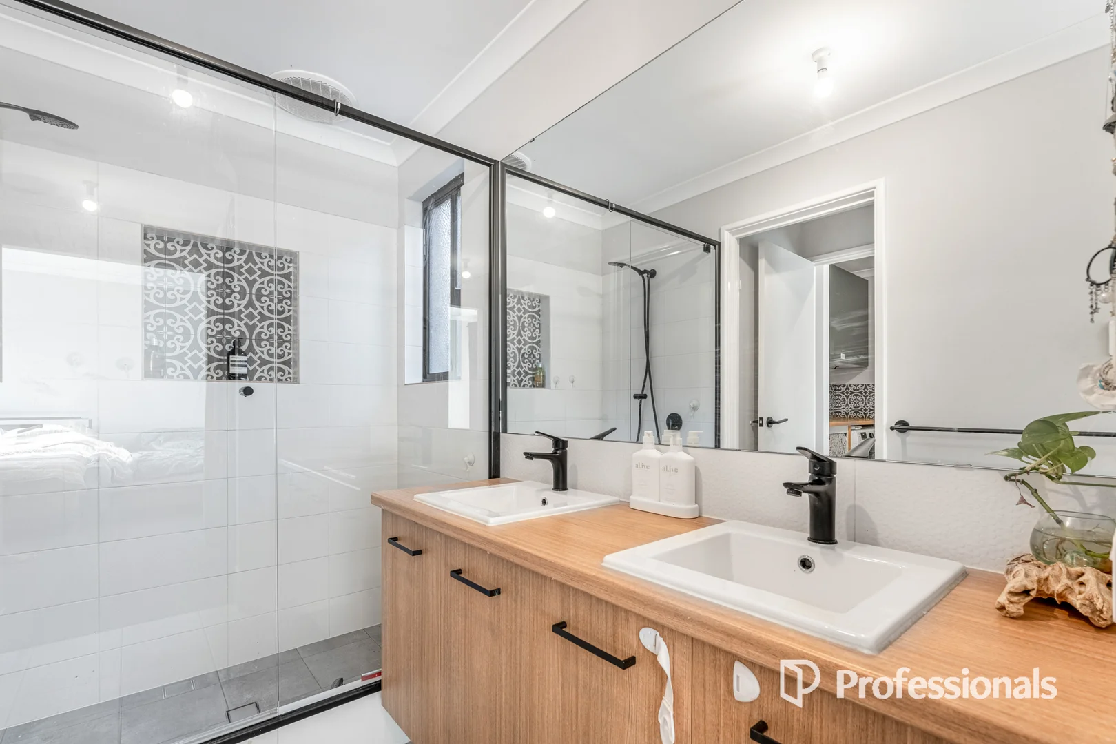 Additional image 14 of 2B Ornum Place, Innaloo WA 6018