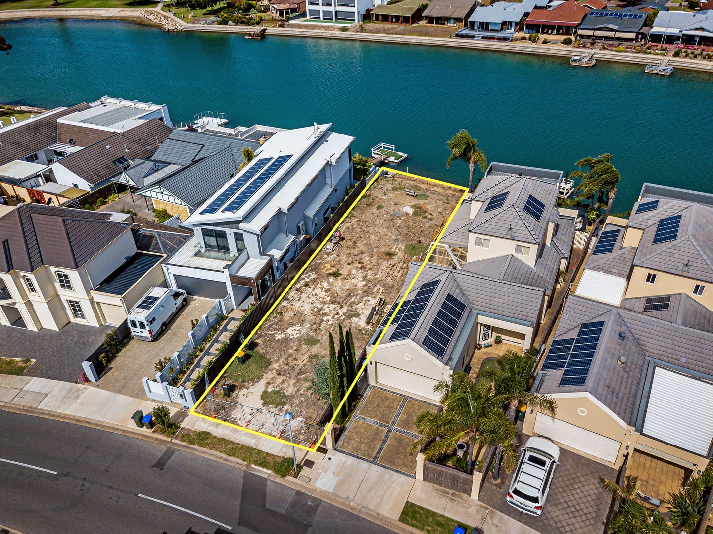 44 Avenue, West Lakes Shore SA 5020 Domain
