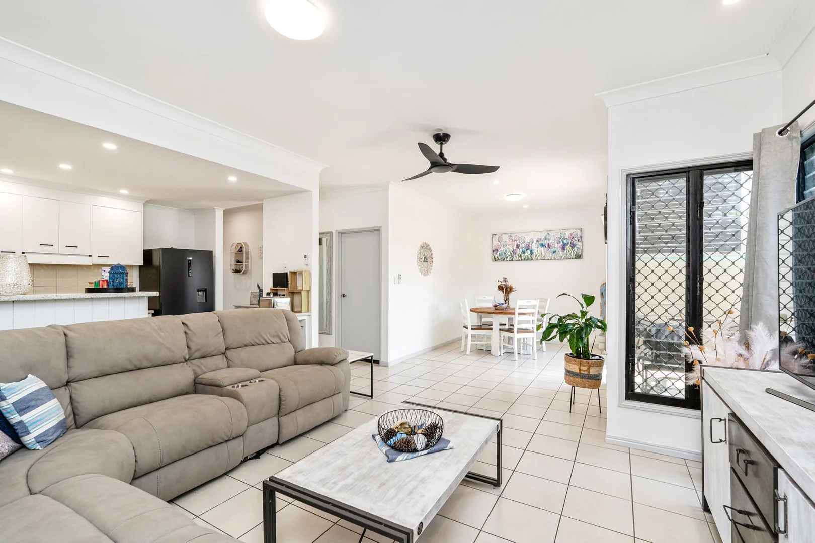 Additional image 11 of Unit 2/175 Torquay Rd, Scarness QLD 4655