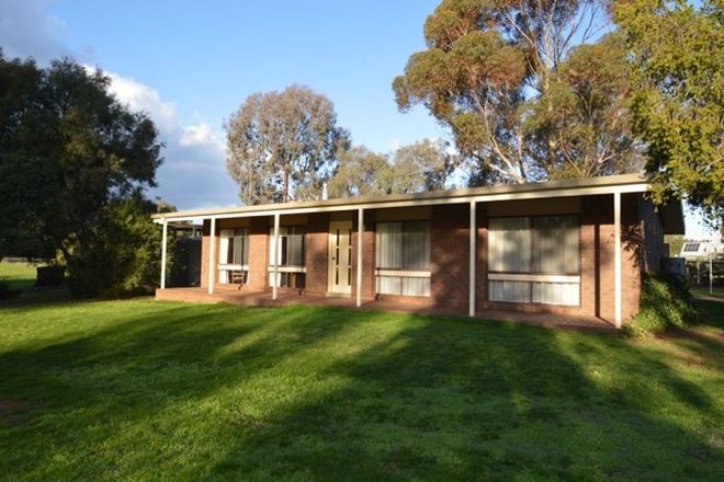 Picture of 22 MCGREGOR STREET, ELDORADO VIC 3746