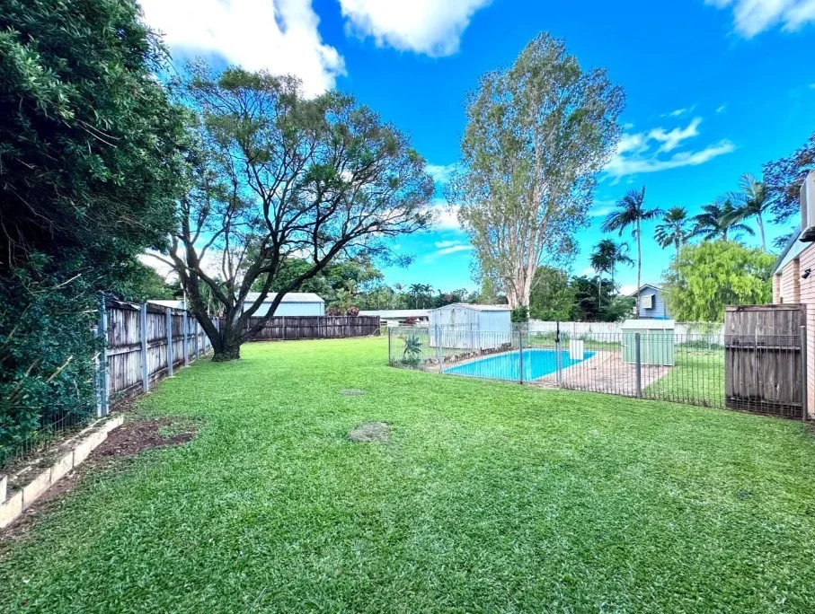 14 Holly Street, Mooroobool QLD 4870