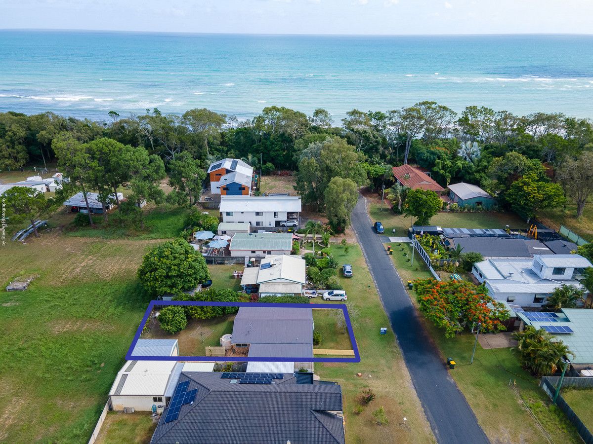 3 bedrooms House in 11 Ries Road TOOGOOM QLD, 4655