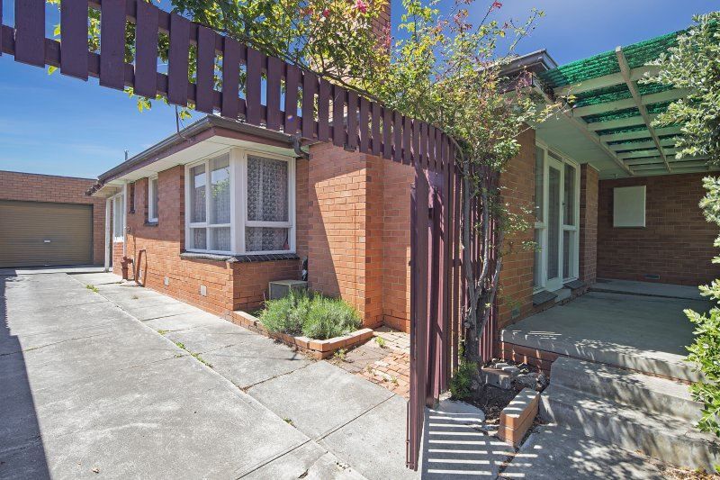 10 Doyle Street, Avondale Heights VIC 3034, Image 2