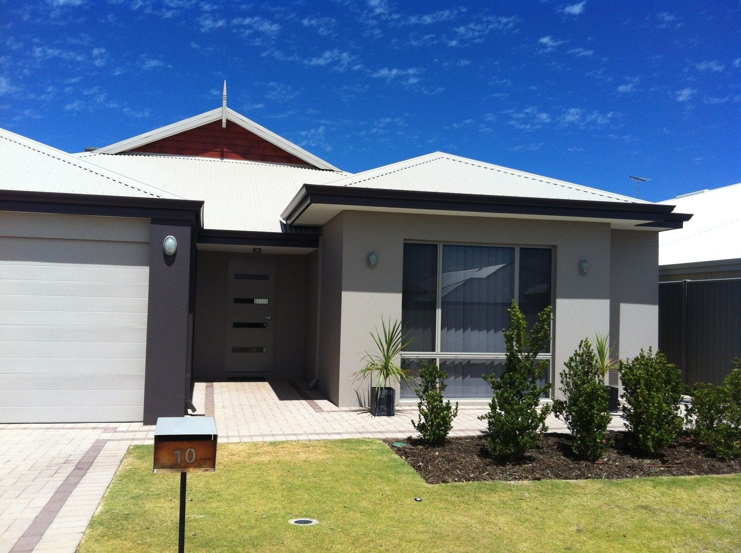 4 bedrooms House in 10 Vetter Road CLARKSON WA, 6030