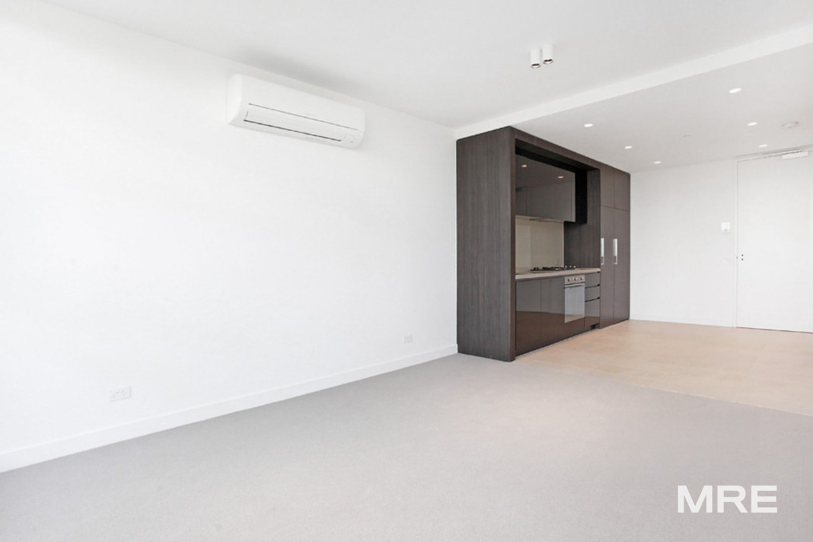 1 bedrooms Apartment / Unit / Flat in 302/74 Queens Road MELBOURNE VIC, 3004