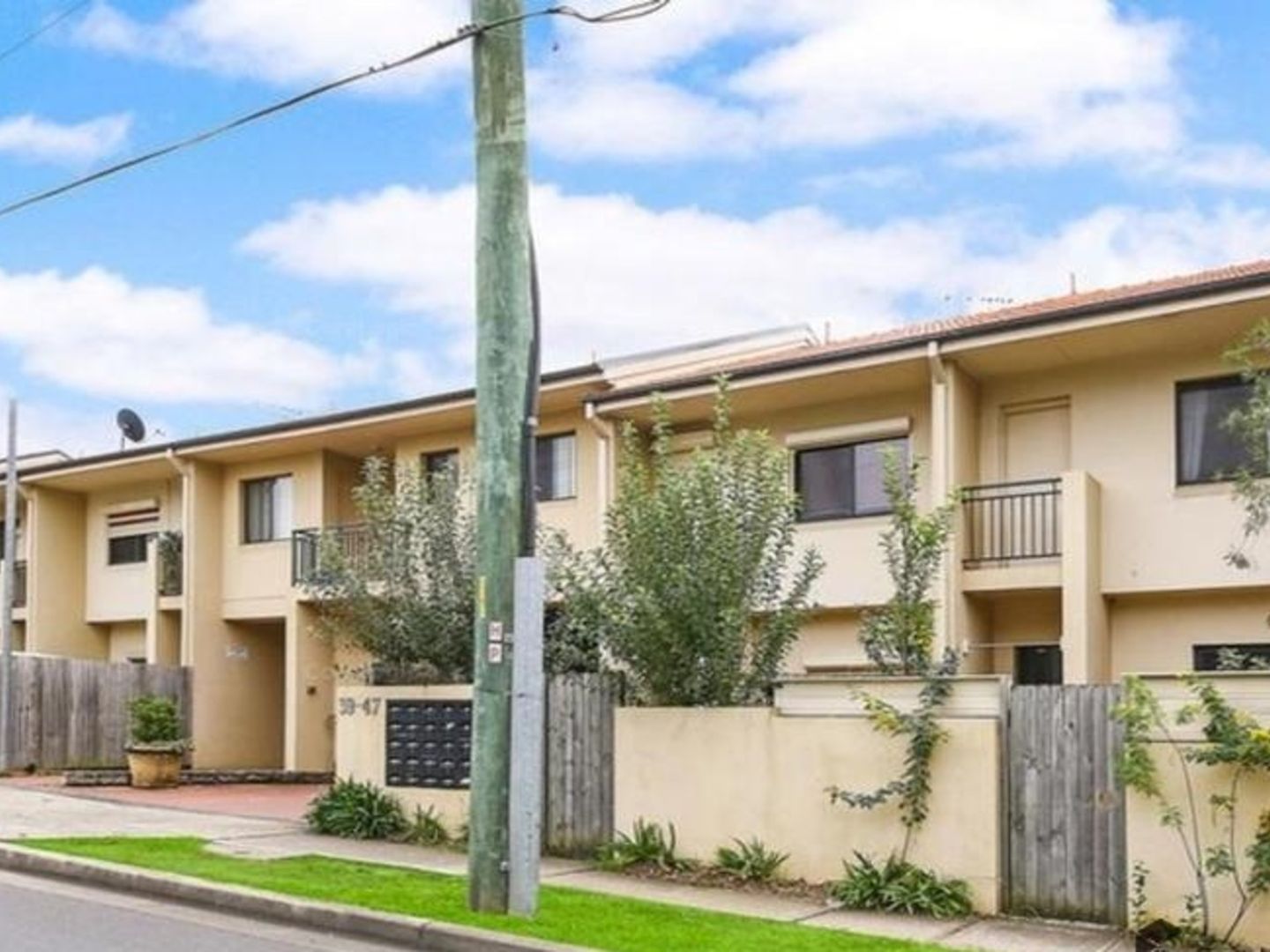 6/3947 Wellington Road, South Granville Property History & Address