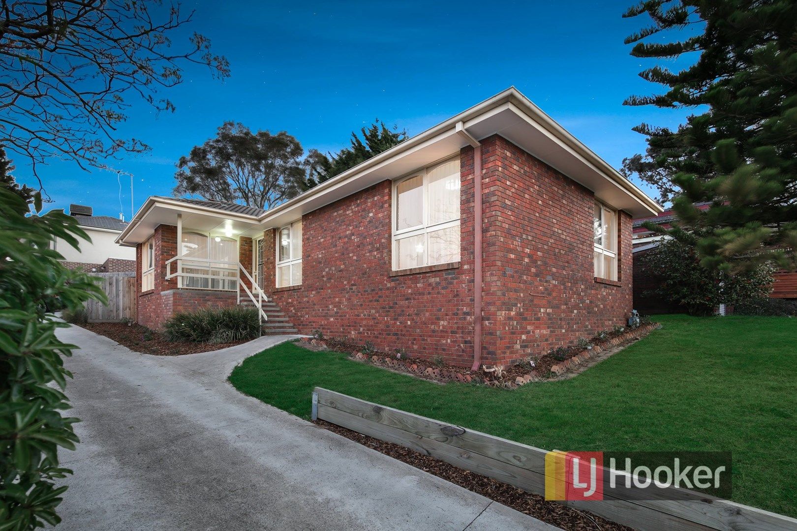 1/32 Monteith Crescent, Endeavour Hills VIC 3802, Image 0