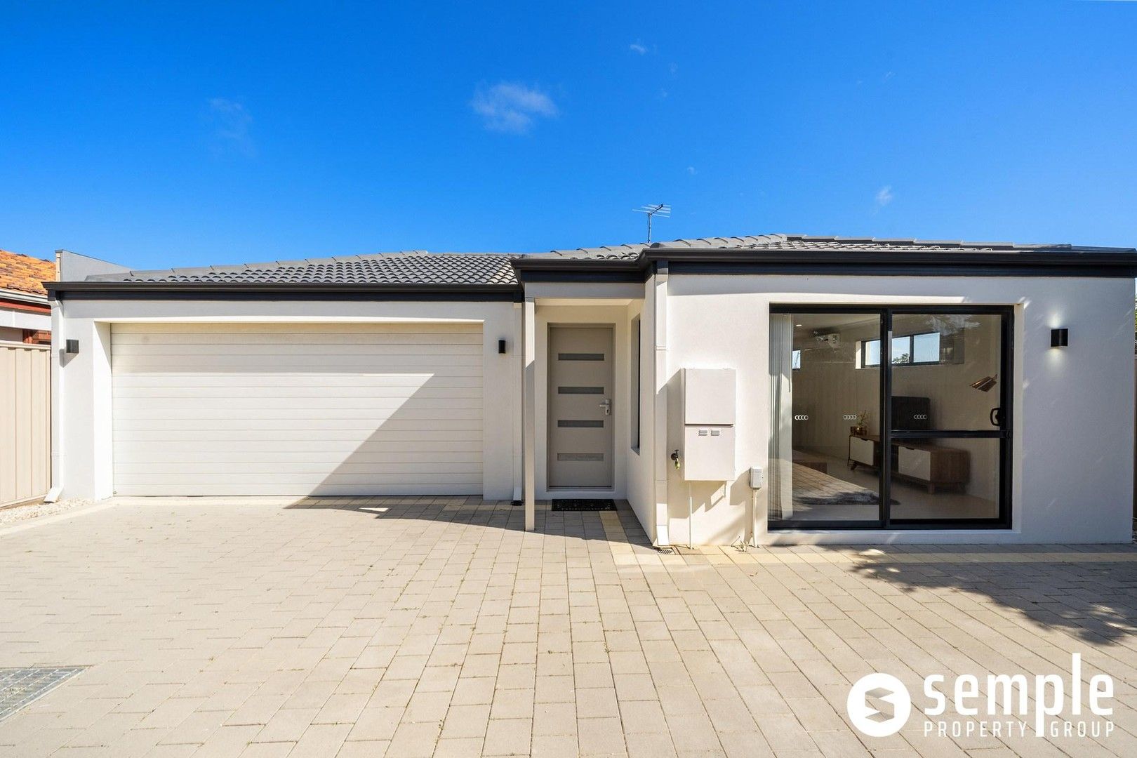 3 bedrooms House in 6A Derinton Way HAMILTON HILL WA, 6163