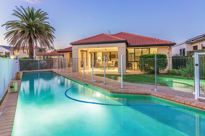 Picture of 21 Meadowlake Drive, CARRARA QLD 4211