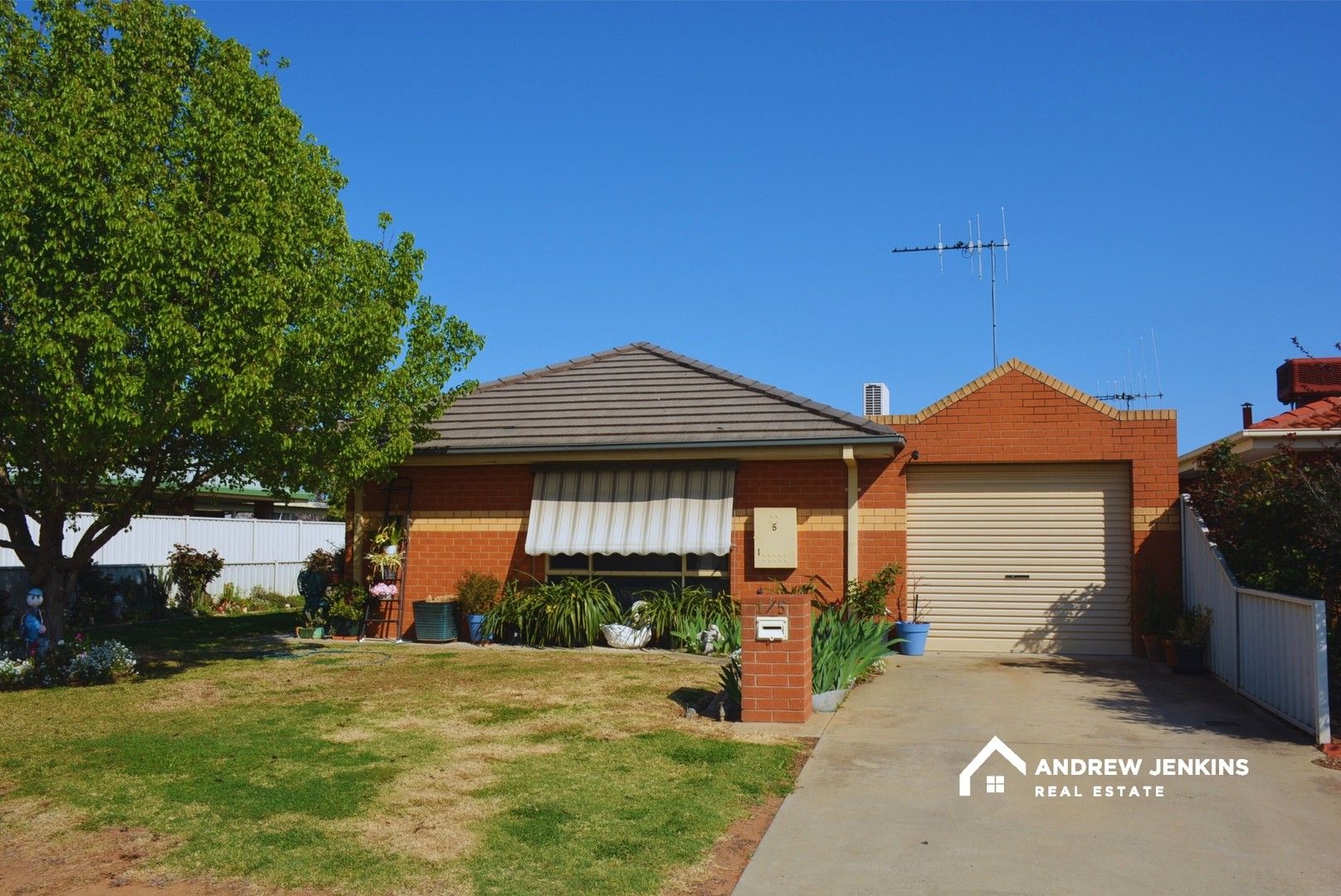2 bedrooms Apartment / Unit / Flat in Unit 1/5 Apricot Cct COBRAM VIC, 3644