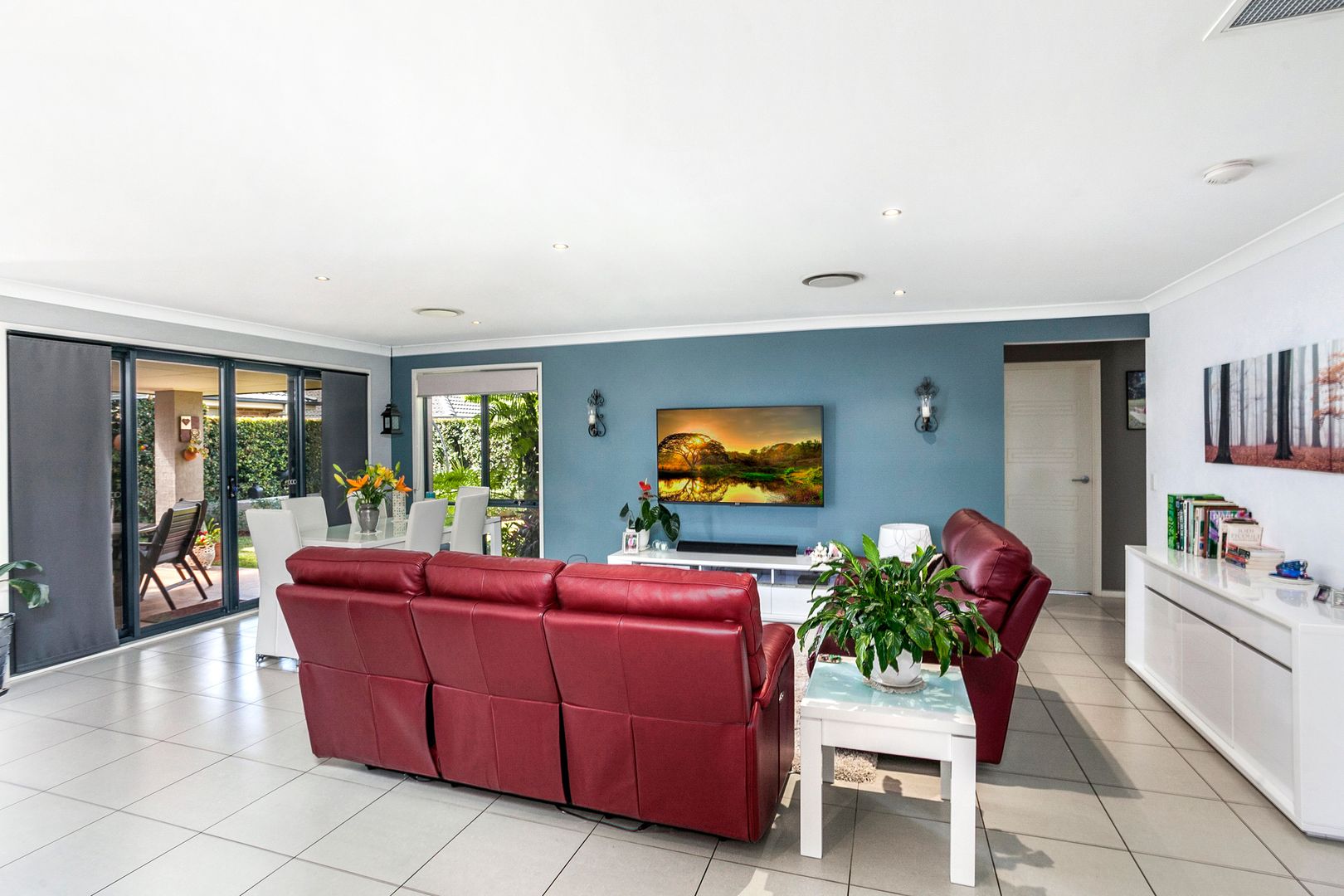 27 Athanlin Ave, Haywards Bay NSW 2530, Image 2