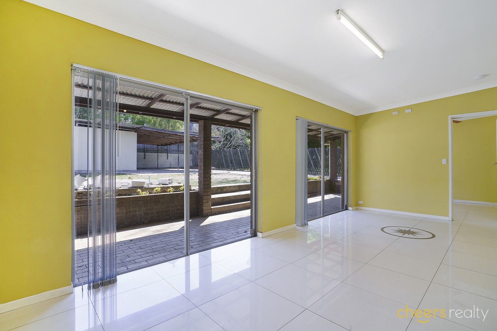 6 bedrooms House in 567 Newnham Road UPPER MOUNT GRAVATT QLD, 4122