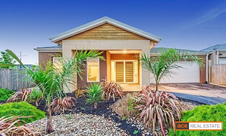 3 bedrooms House in 14 Grebe Way WILLIAMS LANDING VIC, 3027