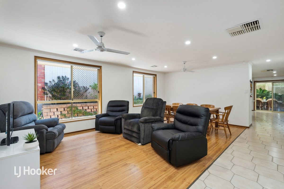 24 Rotz Court, Golden Grove SA 5125, Image 2