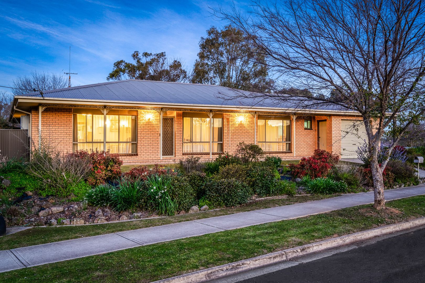 1048 Fairview Drive, North Albury Property History & Address Research