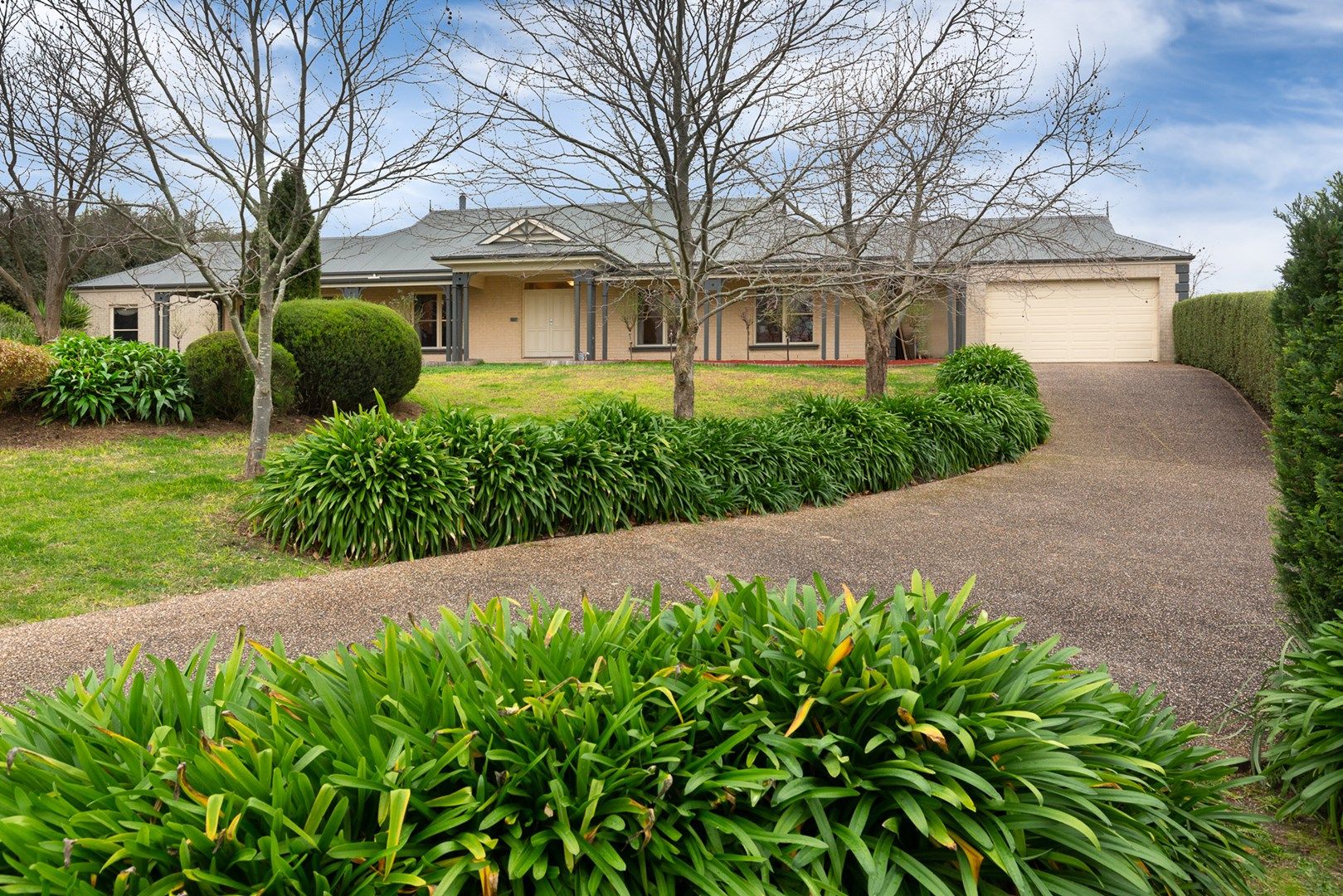 14-16 Cloverfield Close, Berwick VIC 3806, Image 0