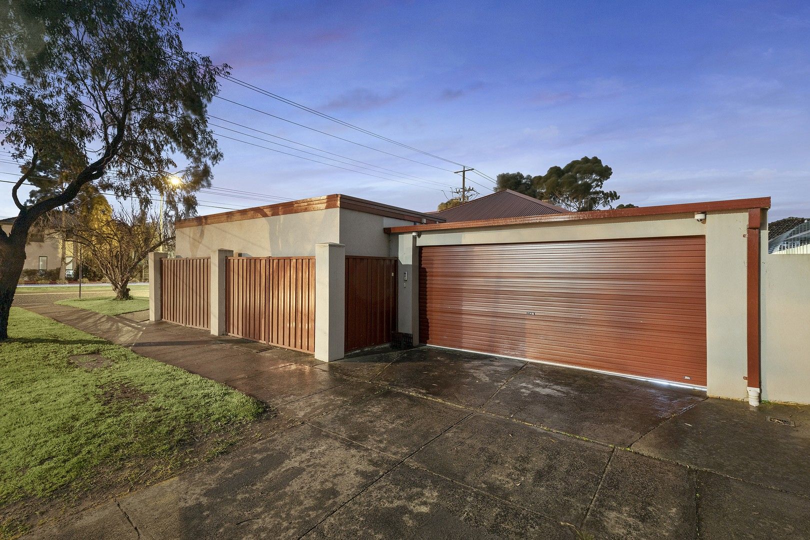 4 bedrooms House in 116 Jacksons Road MULGRAVE VIC, 3170