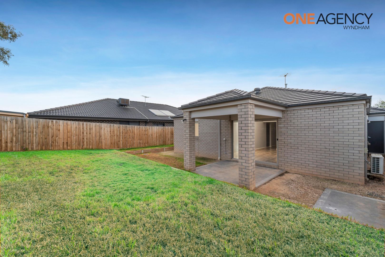 20 Hart Crescent, Brookfield VIC 3338, Image 2