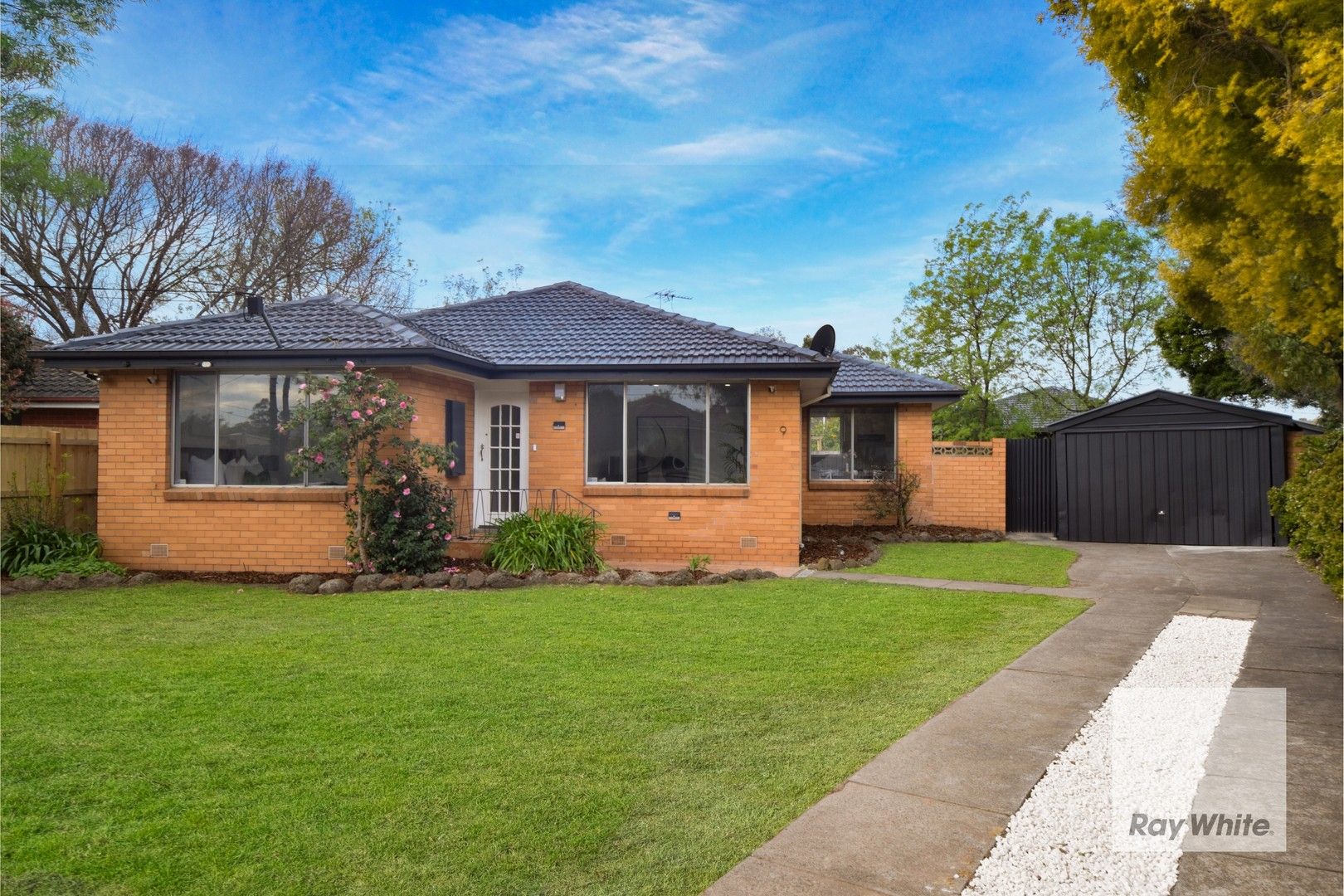 3 bedrooms House in 9 Bingham Court BUNDOORA VIC, 3083