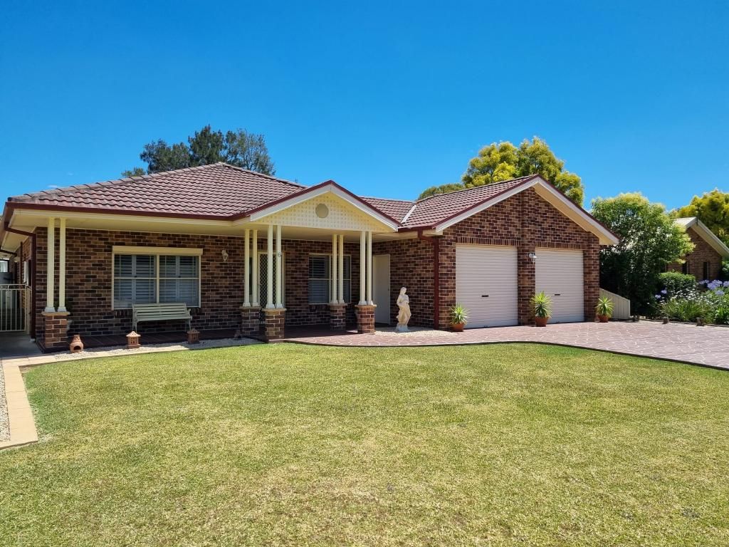 5 bedrooms House in 6 St Andrews Place MUSWELLBROOK NSW, 2333