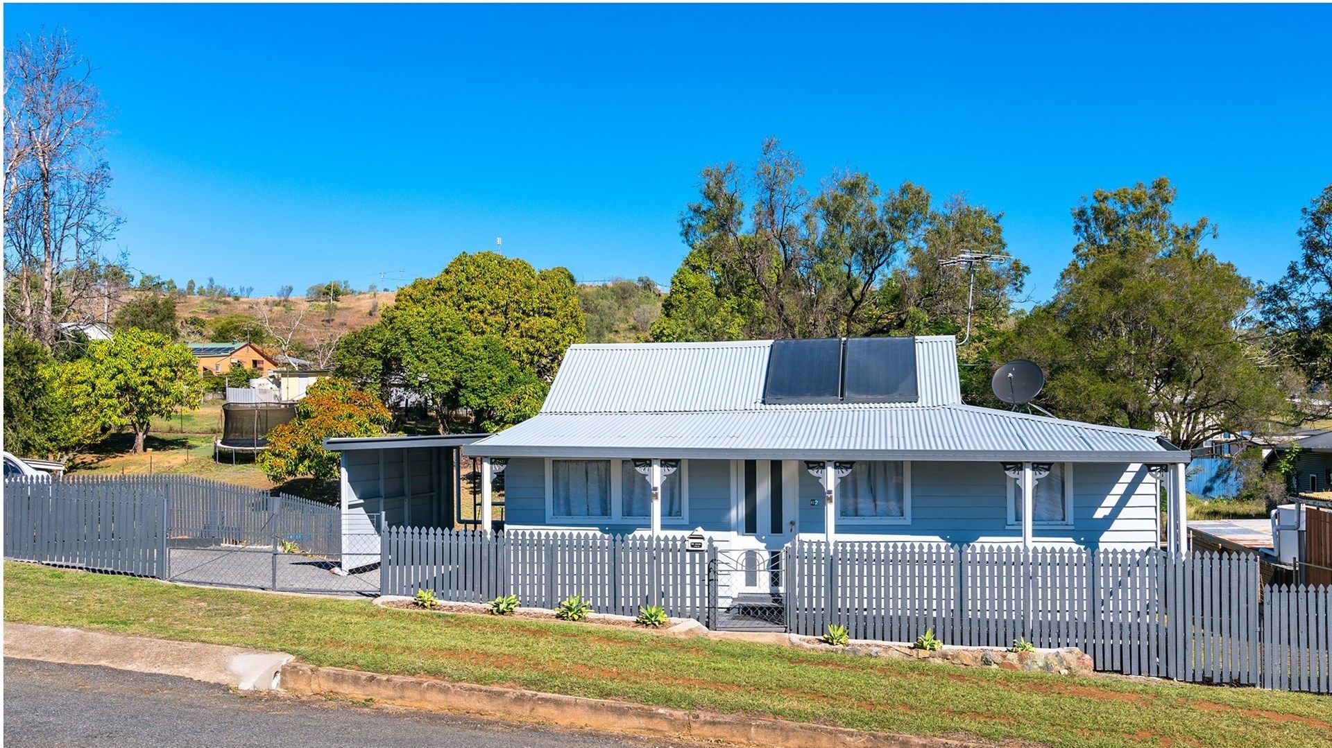 62 Hall St, Mount Morgan QLD 4714, Image 2