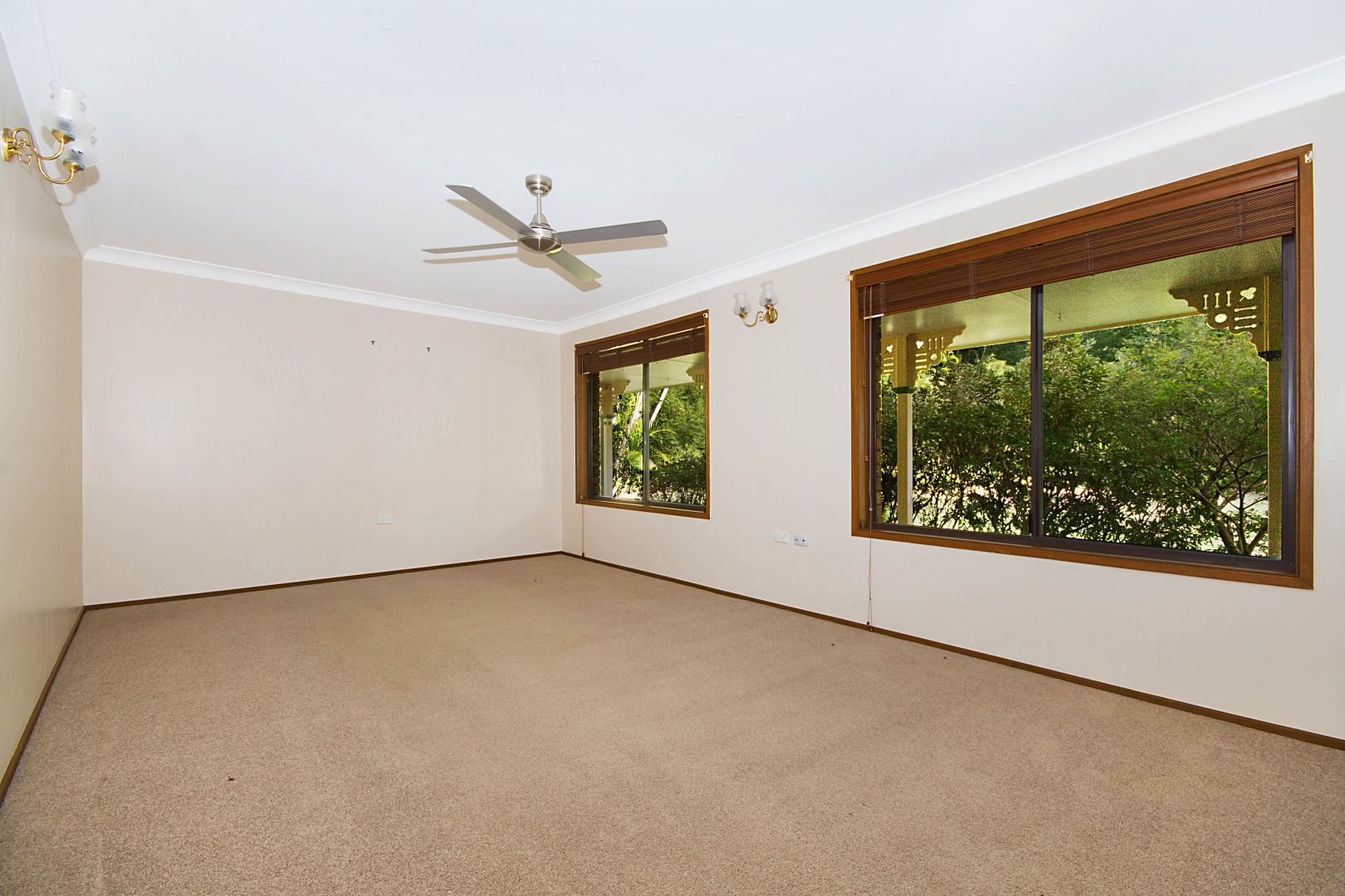 4 Middle Road, Woombah NSW 2469, Image 1