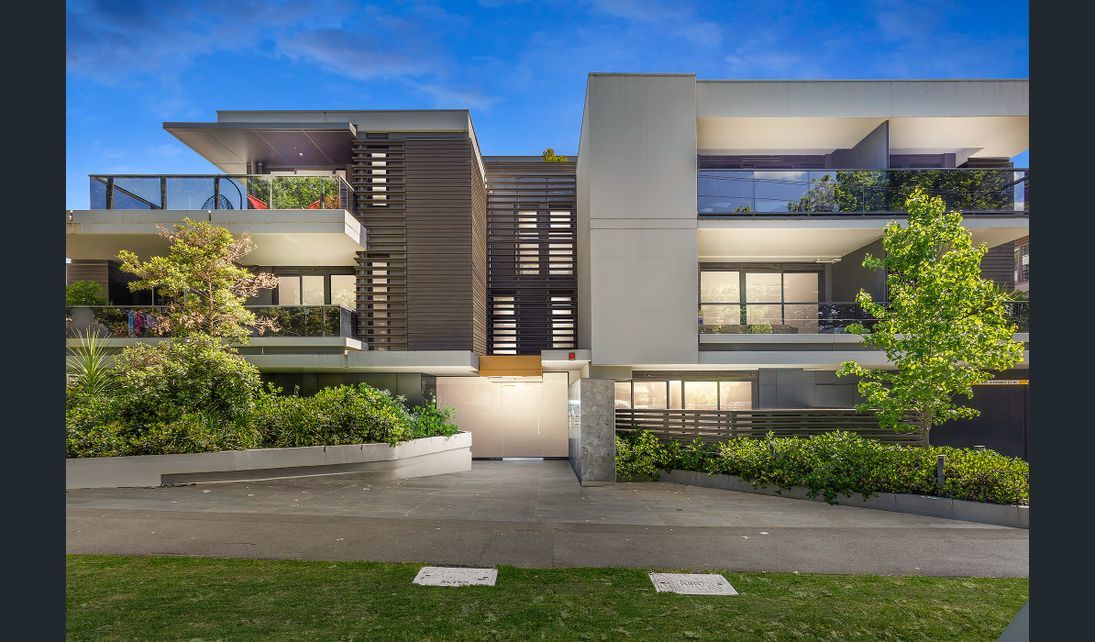 2 bedrooms Apartment / Unit / Flat in 104/12-14 Dickens Street ELWOOD VIC, 3184