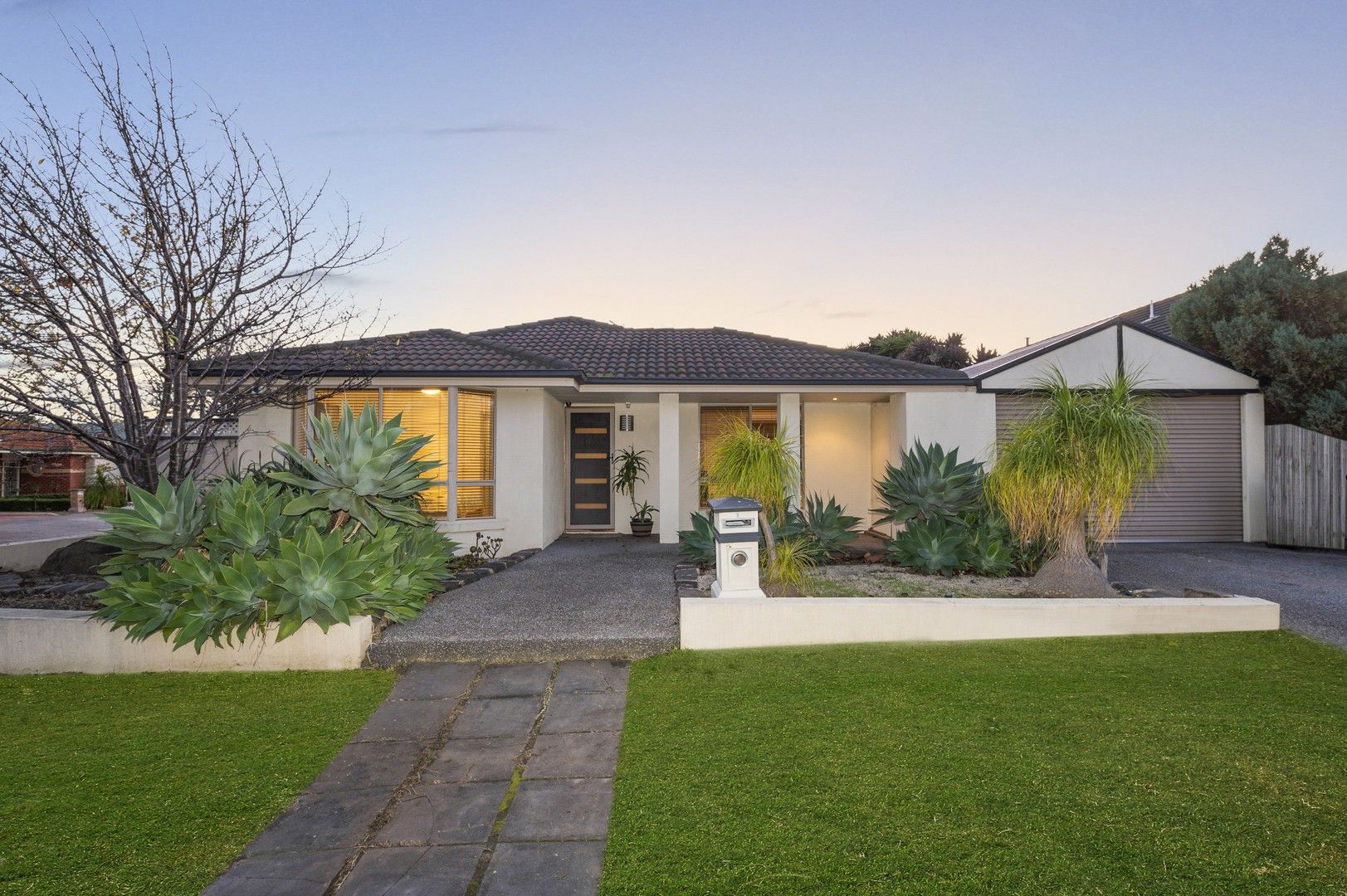 3 bedrooms House in 1 Sandalwood Avenue HILLSIDE VIC, 3037