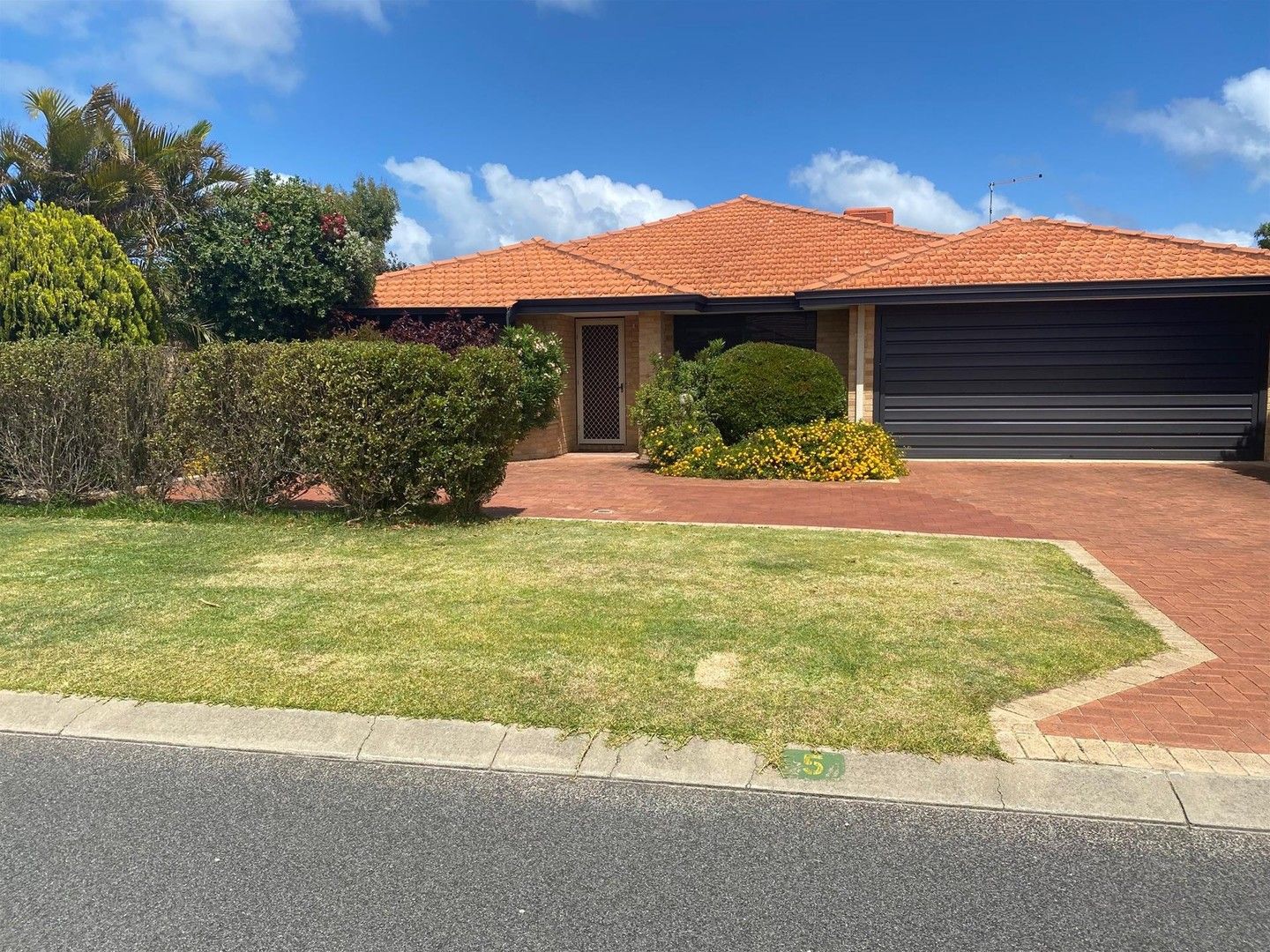 4 bedrooms House in 5 Sheathbill Court SAFETY BAY WA, 6169