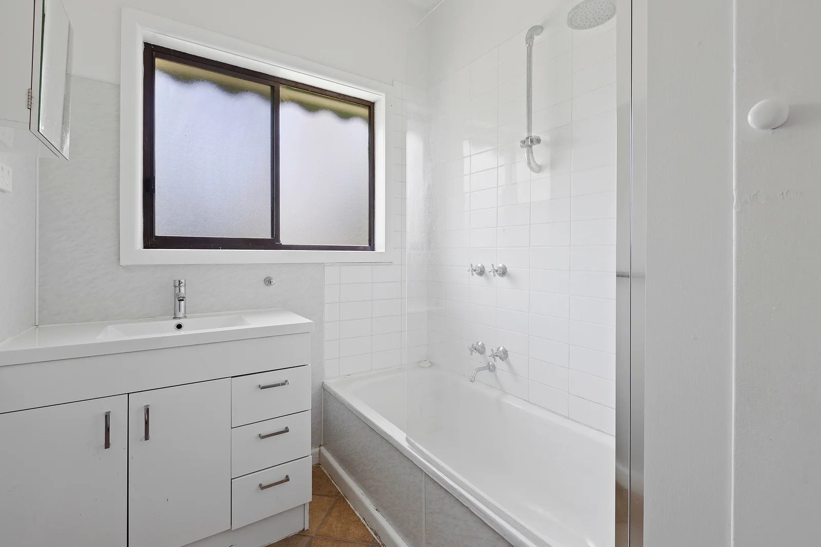 Additional image 7 of 8 Menzies Ct, Kangaroo Flat VIC 3555