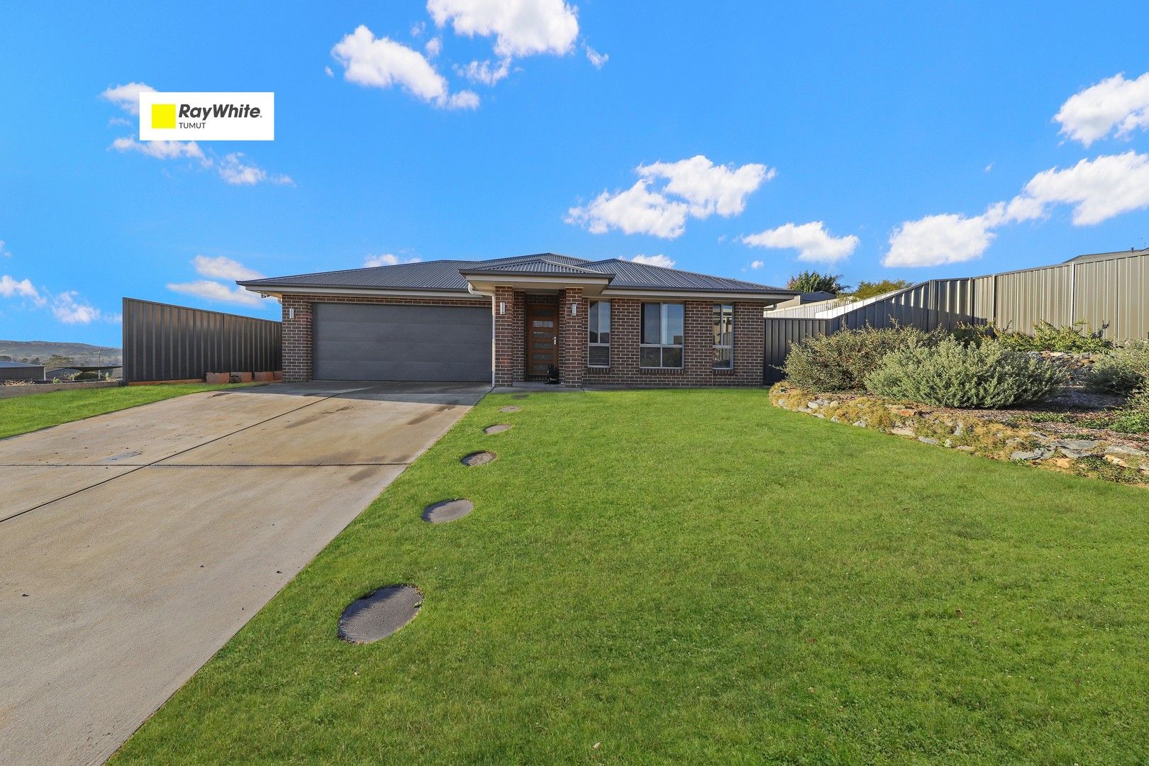 8 Boyd Grove, Tumut NSW 2720, Image 0