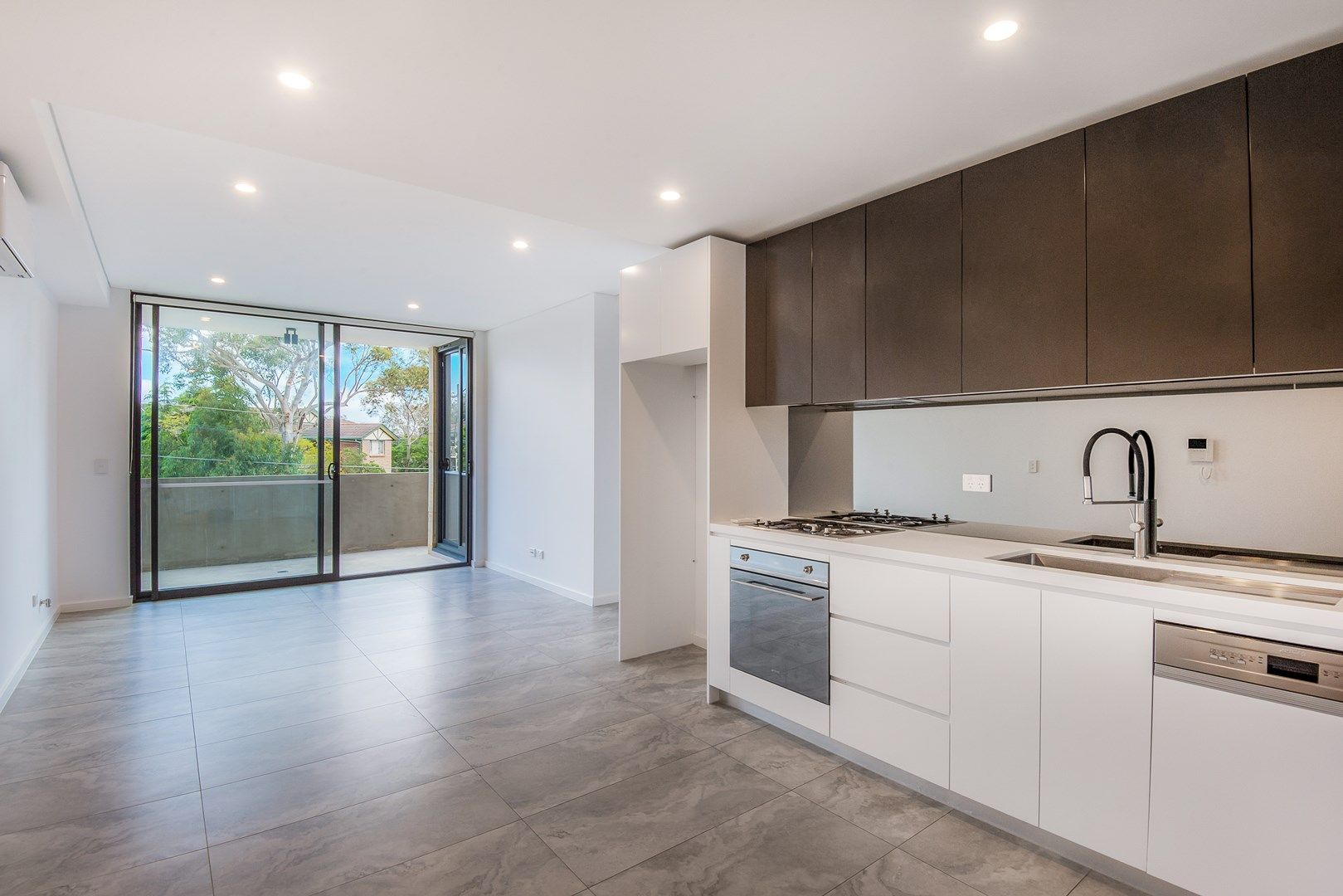 1 bedrooms Apartment / Unit / Flat in 5/511 President Avenue SUTHERLAND NSW, 2232