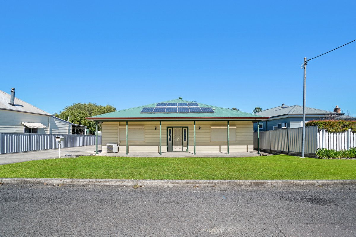 6 bedrooms House in 28 George Street HOLMESVILLE NSW, 2286