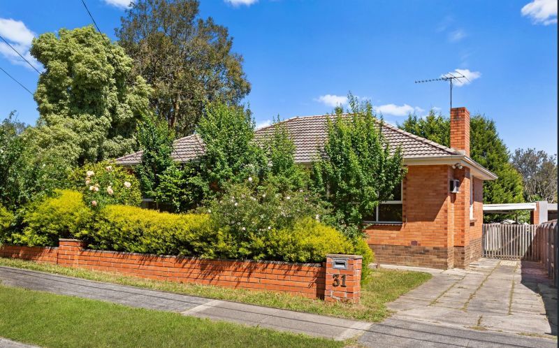 31 Railway Avenue, Ringwood East VIC 3135