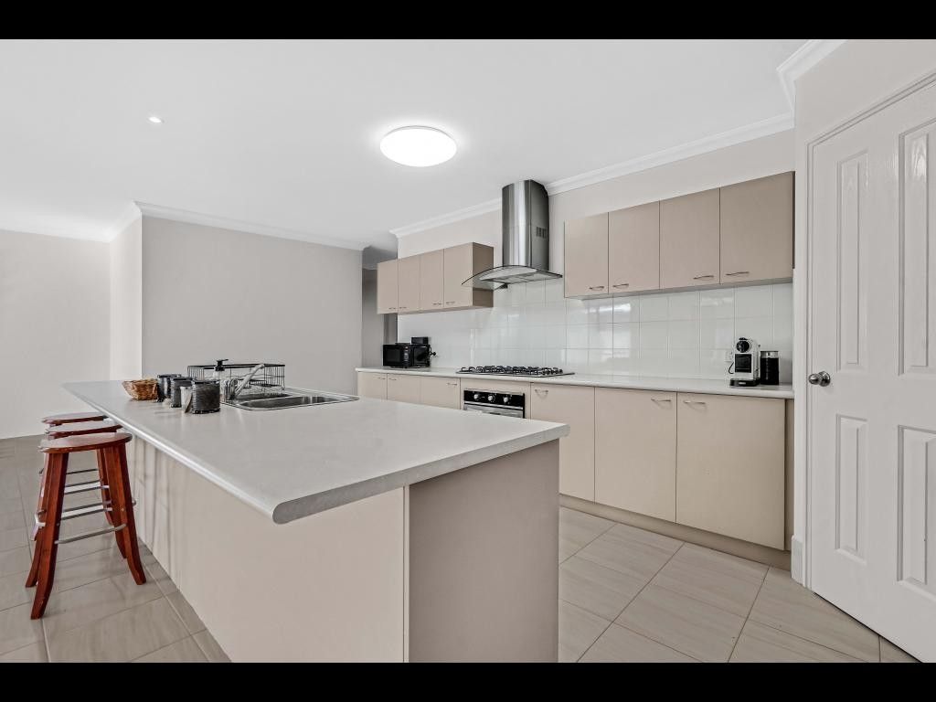 4 bedrooms House in 220c Spencer St SOUTH BUNBURY WA, 6230