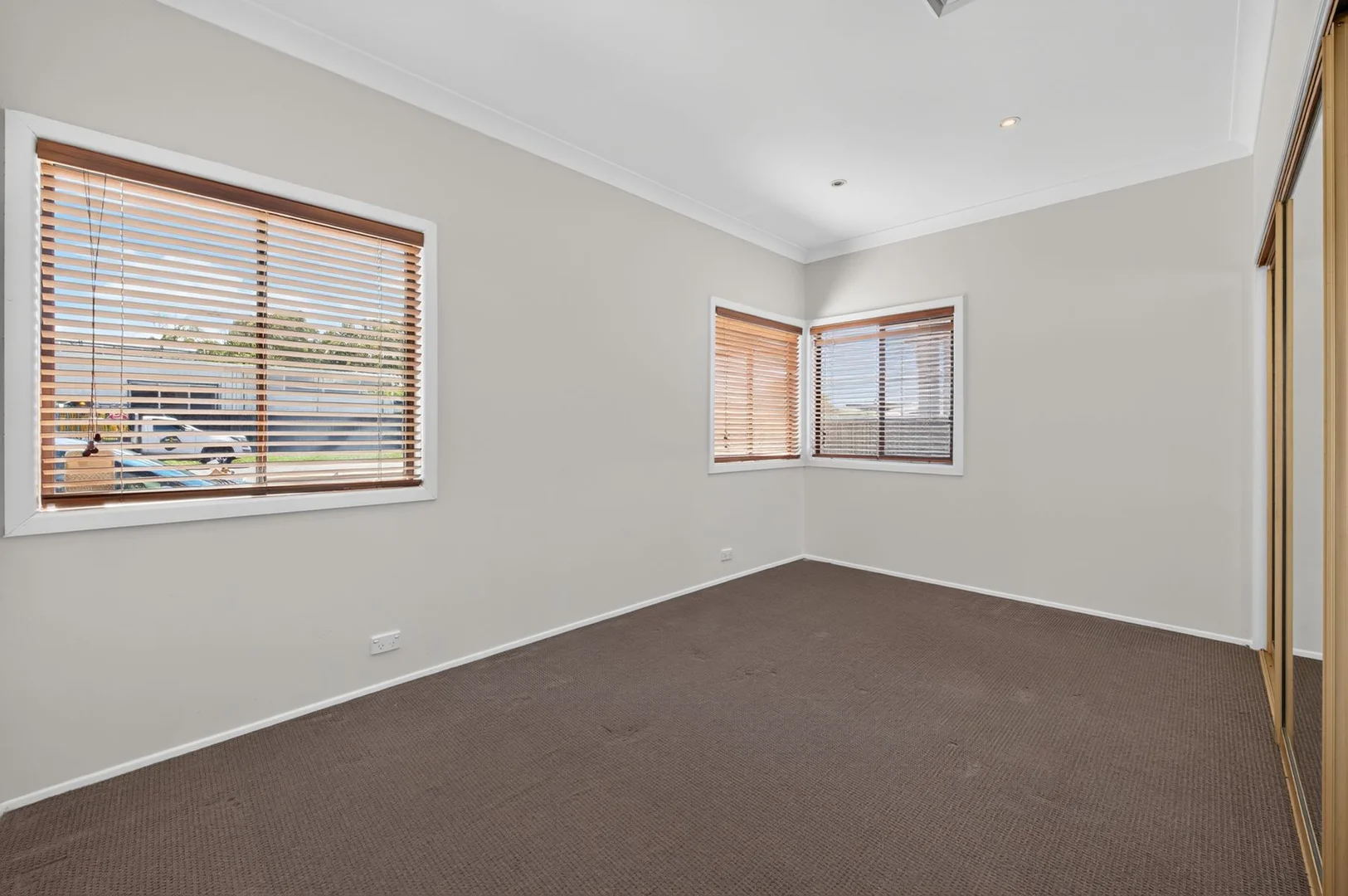 5 Boomerang Road, The Entrance NSW 2261 - House For Rent | Domain