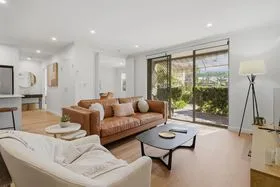 House in Sydney, Northmead - More