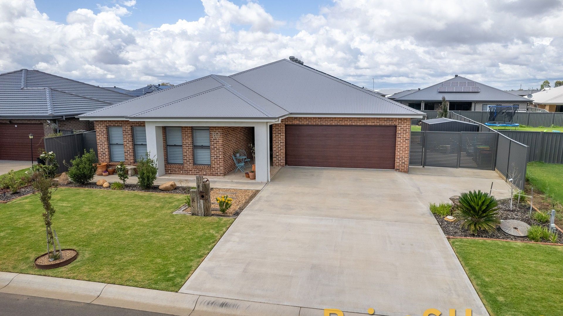 4 bedrooms House in 10 Waterway Crescent DUBBO NSW, 2830