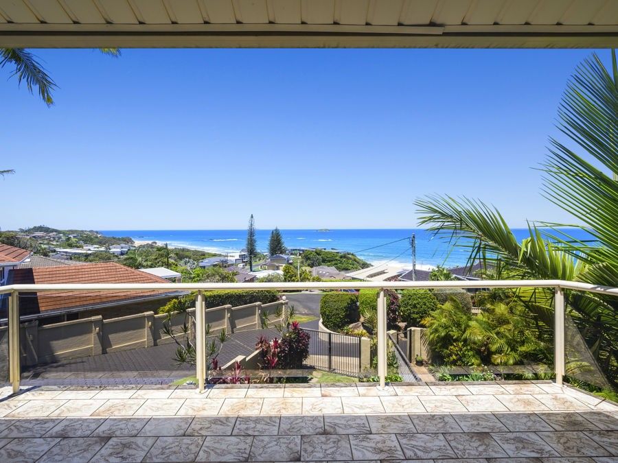 3 bedrooms Townhouse in 3/44 Solitary Islands Way SAPPHIRE BEACH NSW, 2450