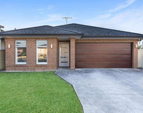 2 Myddleton Avenue, Fairfield NSW 2165