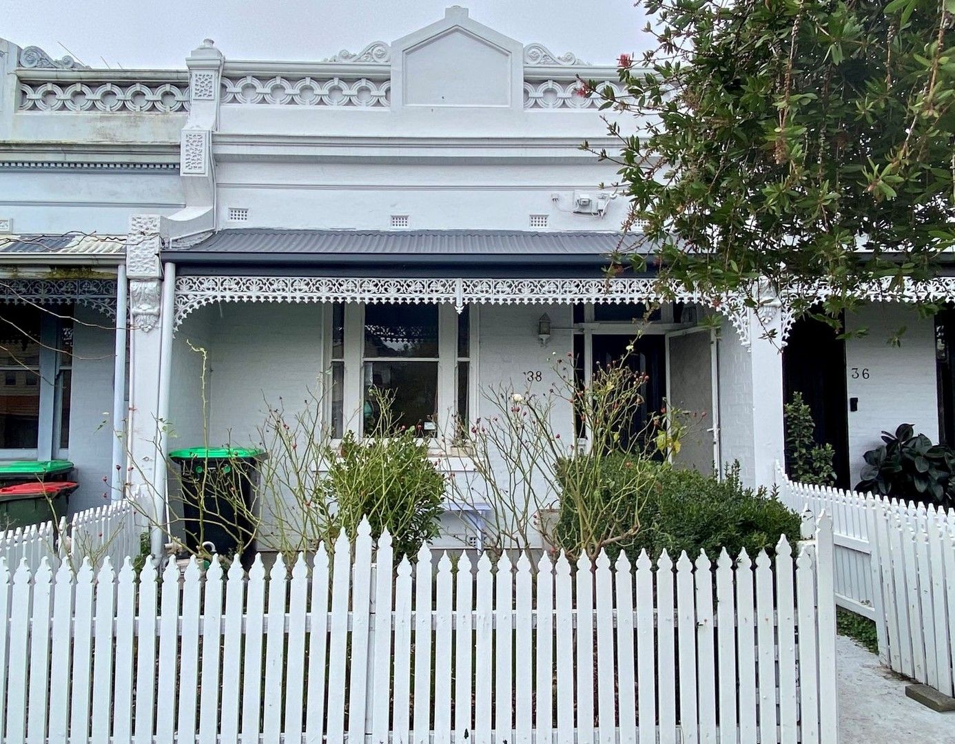 2 bedrooms House in 38 Bank Street ASCOT VALE VIC, 3032